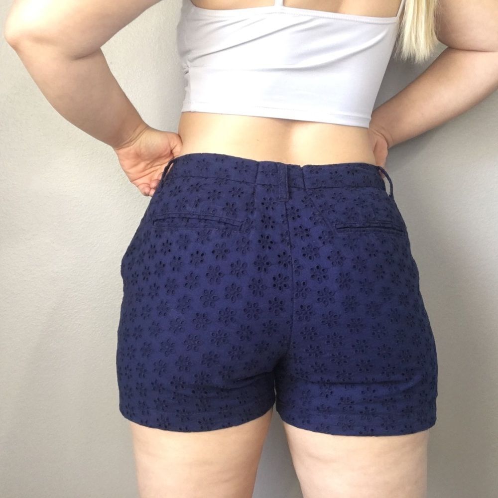 Faded Glory High Waisted Navy Flower Shorts - Picture 3 of 5